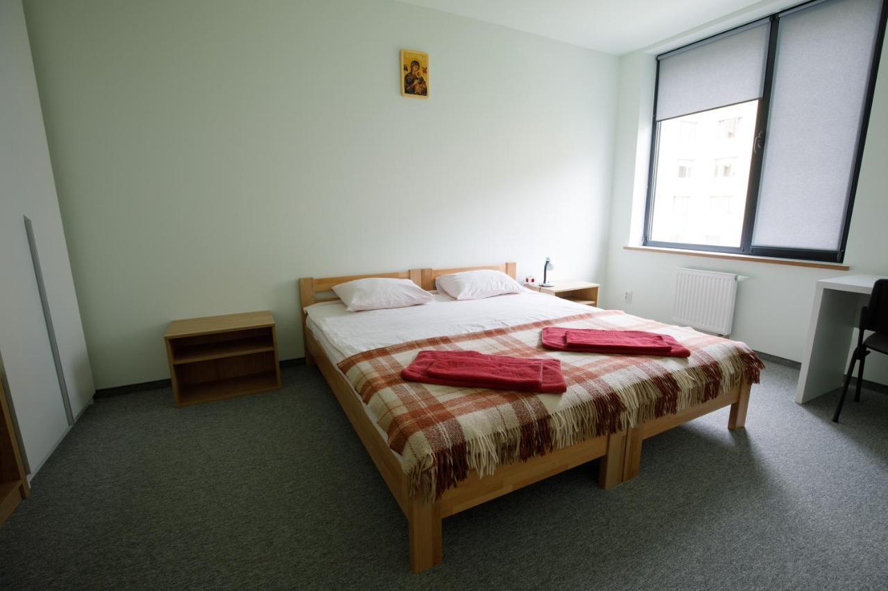 Ucu Inn - Кімнати Для Гостей Lviv Kültér fotó