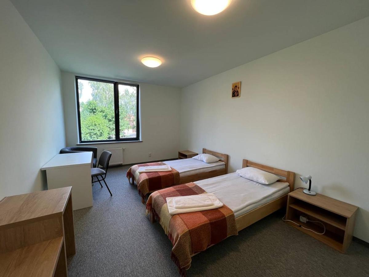 Ucu Inn - Кімнати Для Гостей Lviv Kültér fotó