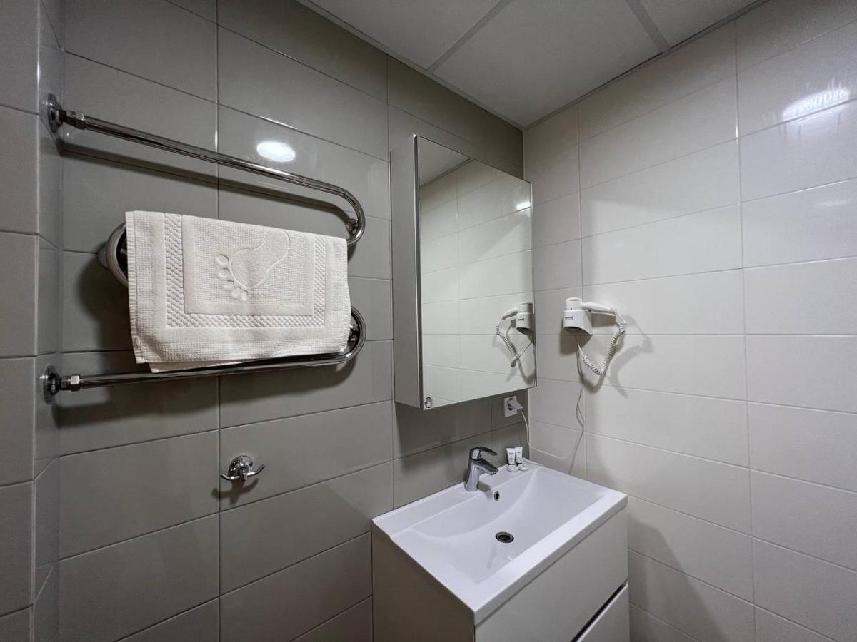 Ucu Inn - Кімнати Для Гостей Lviv Kültér fotó