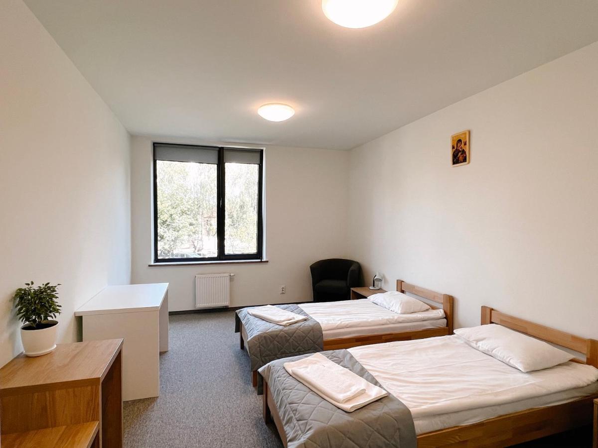 Ucu Inn - Кімнати Для Гостей Lviv Kültér fotó