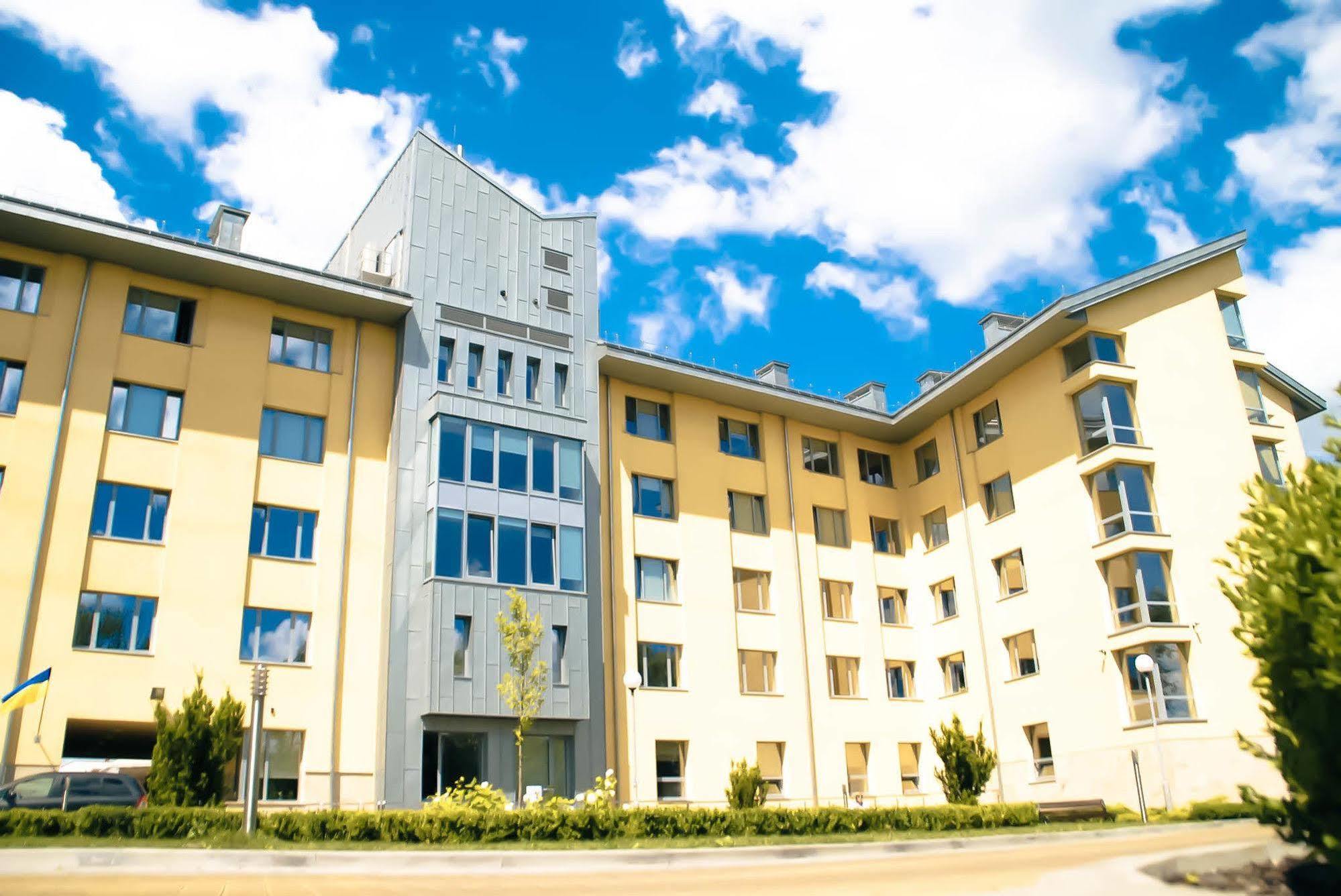 Ucu Inn - Кімнати Для Гостей Lviv Kültér fotó