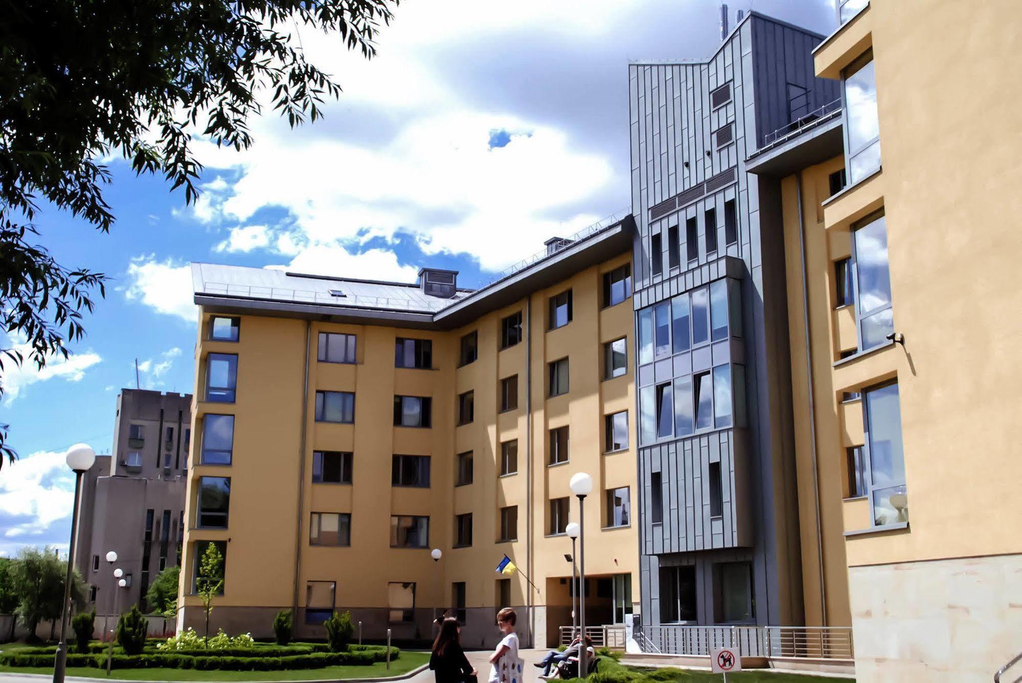 Ucu Inn - Кімнати Для Гостей Lviv Kültér fotó